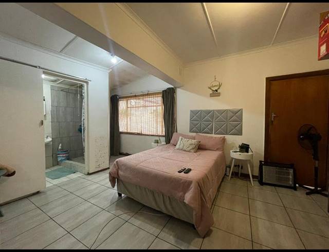 1 BEDROOM PROPERTY TO RENT IN BISLEY